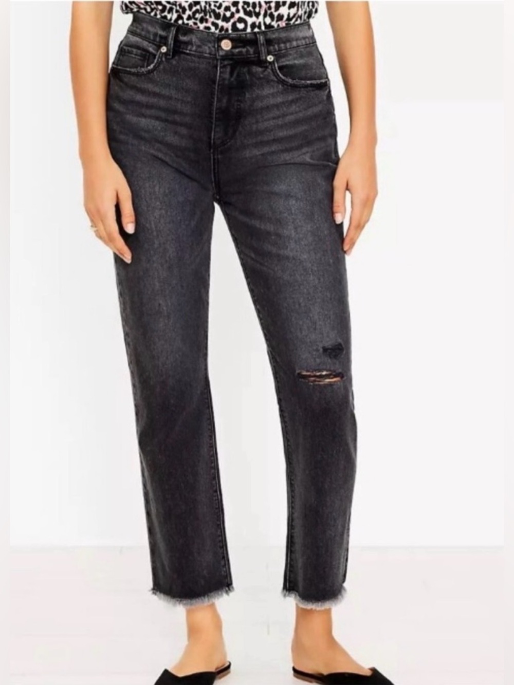 LOFT High-Rise Straight Crop Black Jeans with Distressed Knee Size 2/26
